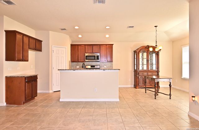 2675 DIAMONDBACK TRL, New Braunfels, TX 78130