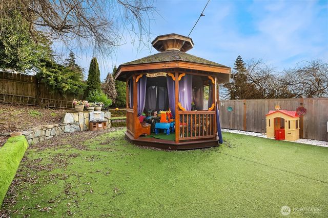 15411 SE 8th Street, Bellevue, WA 98007