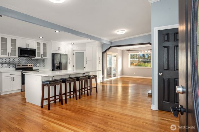 15411 SE 8th Street, Bellevue, WA 98007