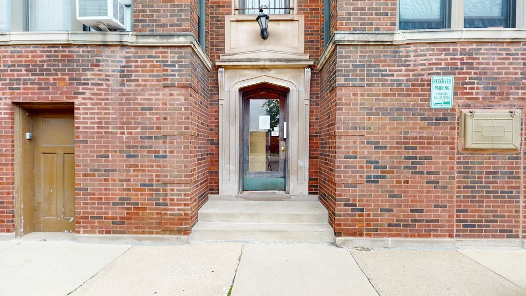 904 S Elmwood Avenue 3, Oak Park, IL 60304 — photo 2