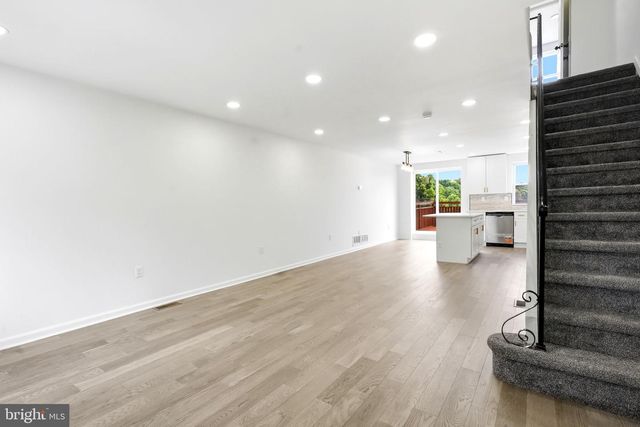 5919 N HUTCHINSON ST, Philadelphia, PA 19141