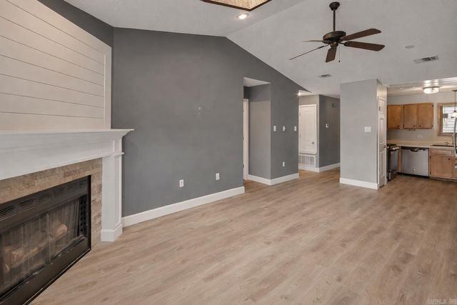 2733 Greenbriar Dr Apt B, Jonesboro, AR 72401