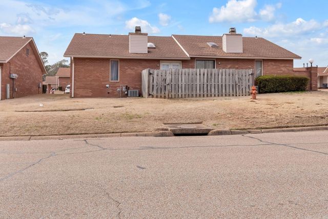 2733 Greenbriar Dr Apt B, Jonesboro, AR 72401