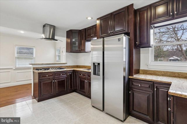 1721 S MONROE ST S, Arlington, VA 22204