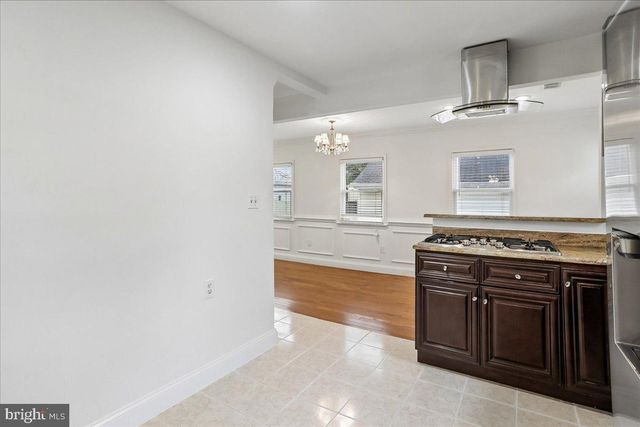 1721 S MONROE ST S, Arlington, VA 22204