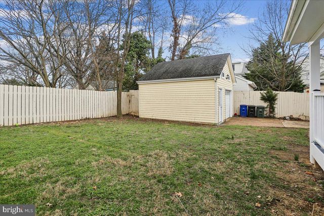 1721 S MONROE ST S, Arlington, VA 22204