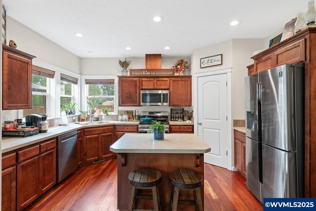 1080 SW Forestry Ln, Dallas, OR 97338