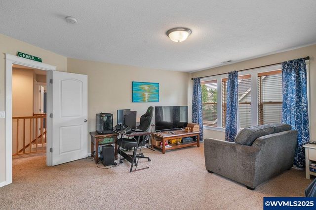 1080 SW Forestry Ln, Dallas, OR 97338