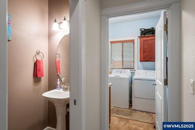 1080 SW Forestry Ln, Dallas, OR 97338