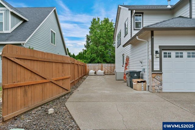 1080 SW Forestry Ln, Dallas, OR 97338