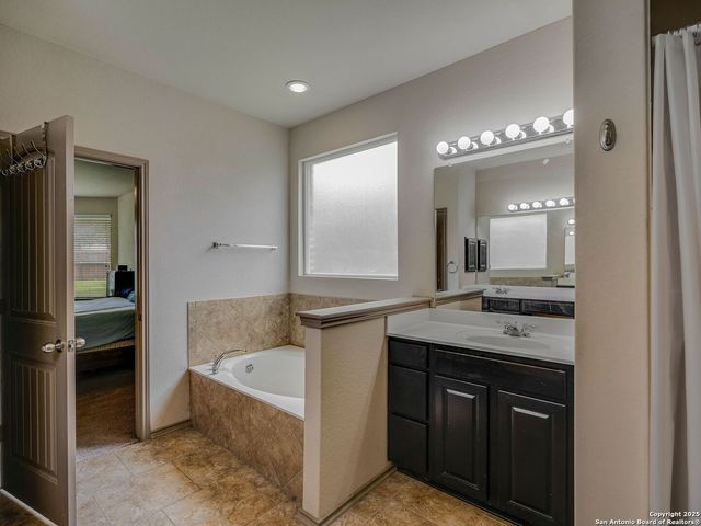 426 Redbird Chase, San Antonio, TX 78253