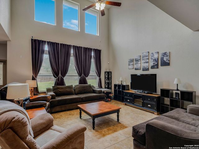 426 Redbird Chase, San Antonio, TX 78253