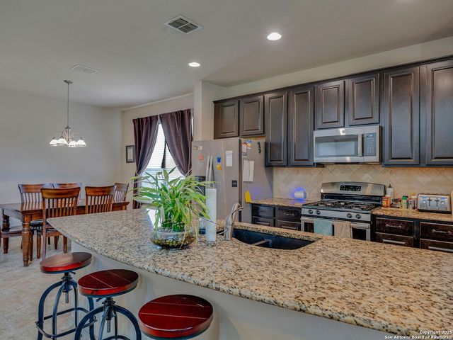 426 Redbird Chase, San Antonio, TX 78253