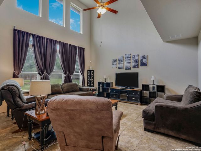 426 Redbird Chase, San Antonio, TX 78253