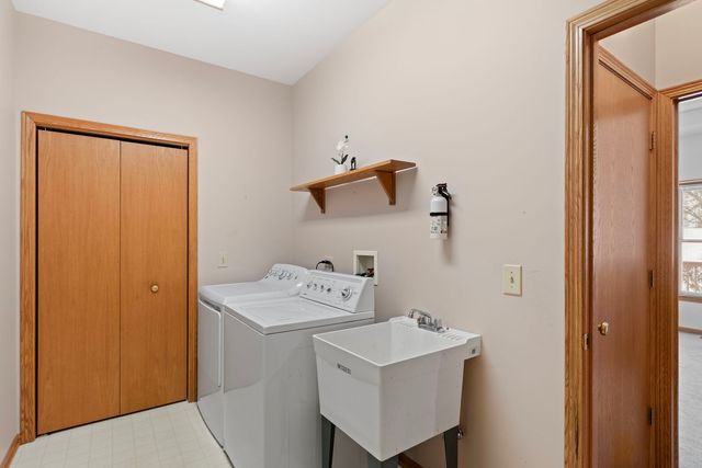 8207 Squirrel Drive, Spring Grove, IL 60081