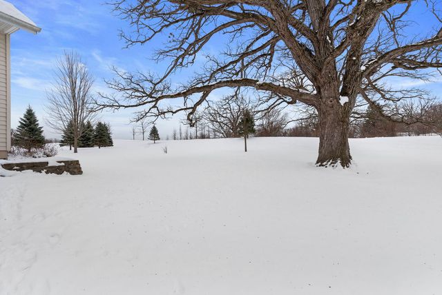 8207 Squirrel Drive, Spring Grove, IL 60081