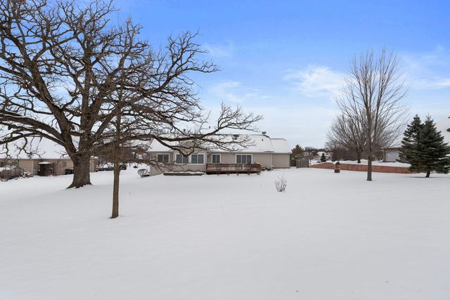 8207 Squirrel Drive, Spring Grove, IL 60081