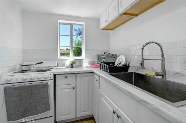 15628 10th Street, Victorville, CA 92395