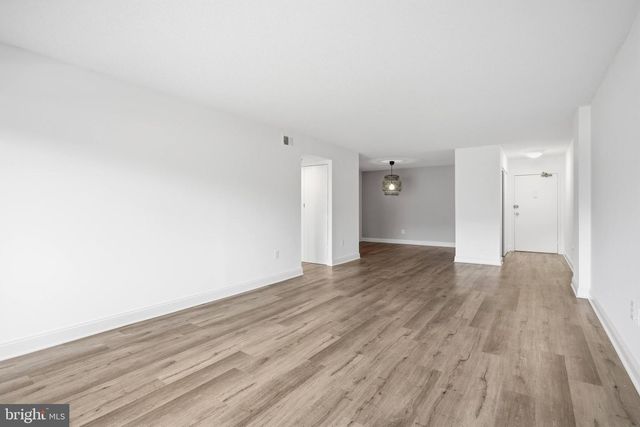 1300 ARMY NAVY DR #124, Arlington, VA 22202