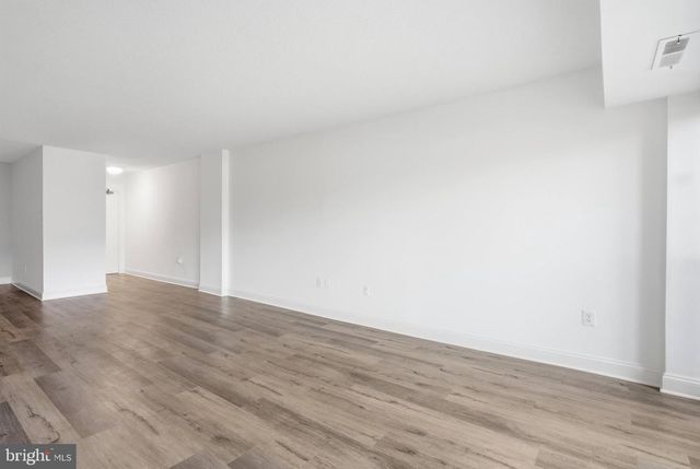 1300 ARMY NAVY DR #124, Arlington, VA 22202