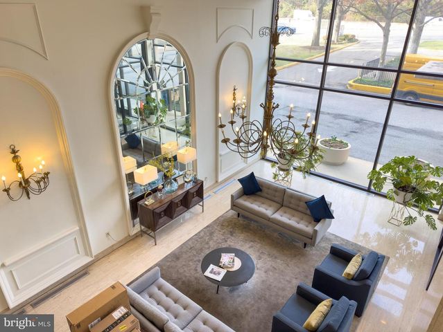 1300 ARMY NAVY DR #124, Arlington, VA 22202