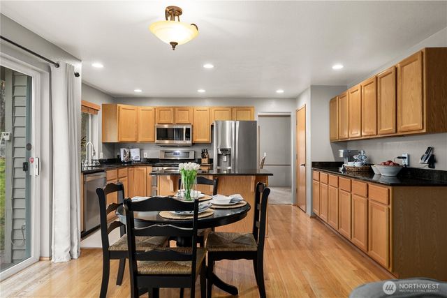 20055 SE 290th Place, Kent, WA 98042