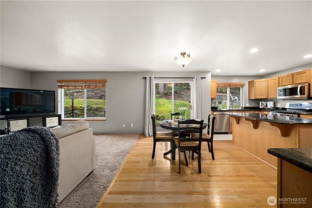 20055 SE 290th Place, Kent, WA 98042