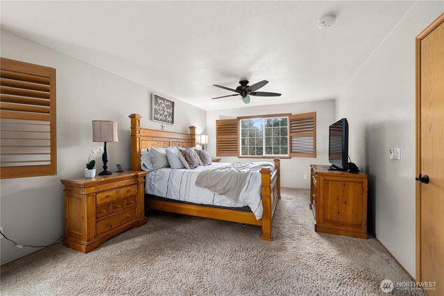 20055 SE 290th Place, Kent, WA 98042