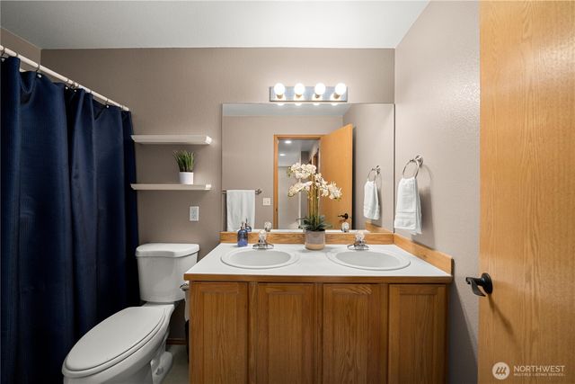 20055 SE 290th Place, Kent, WA 98042