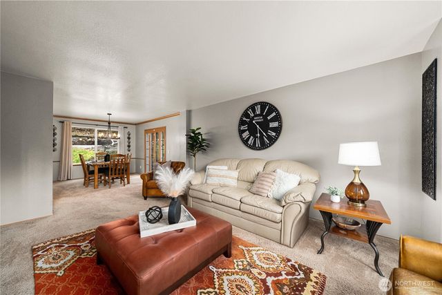 20055 SE 290th Place, Kent, WA 98042