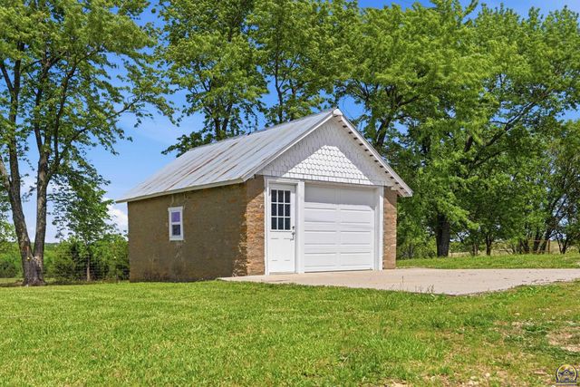 13130 S Topeka AVE, Carbondale, KS 66414