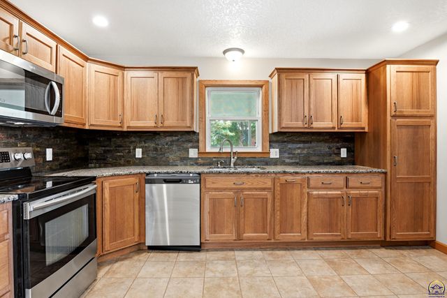 13130 S Topeka AVE, Carbondale, KS 66414