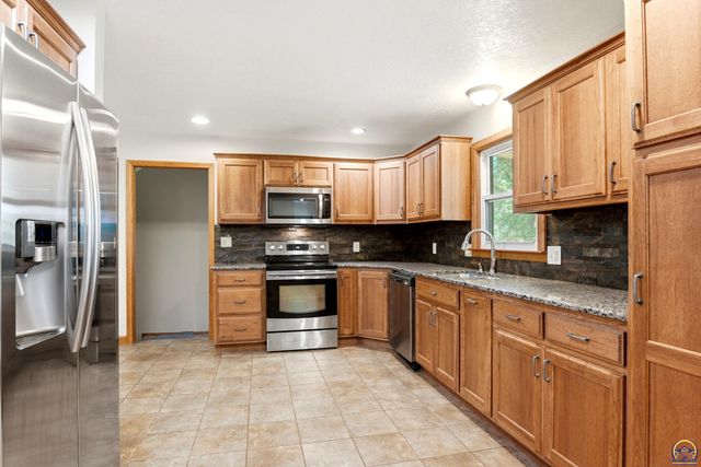 13130 S Topeka AVE, Carbondale, KS 66414