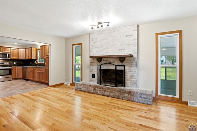 13130 S Topeka AVE, Carbondale, KS 66414