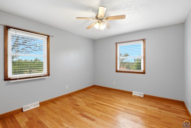 13130 S Topeka AVE, Carbondale, KS 66414