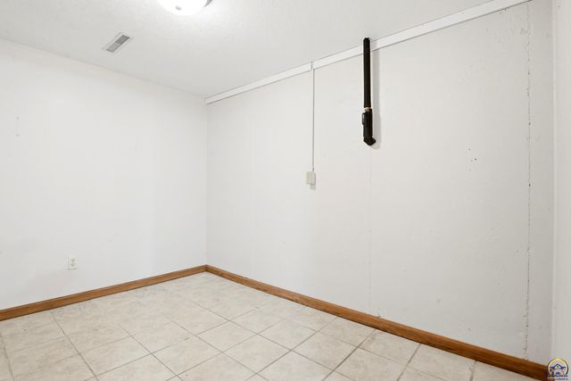 13130 S Topeka AVE, Carbondale, KS 66414