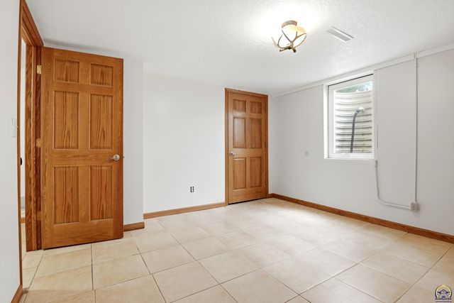 13130 S Topeka AVE, Carbondale, KS 66414