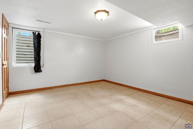13130 S Topeka AVE, Carbondale, KS 66414