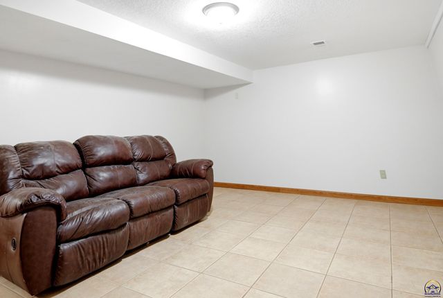 13130 S Topeka AVE, Carbondale, KS 66414