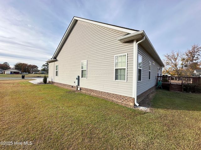 216 Beaver Dam Drive, Clinton, NC 28328