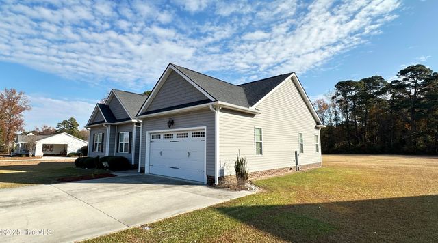 216 Beaver Dam Drive, Clinton, NC 28328