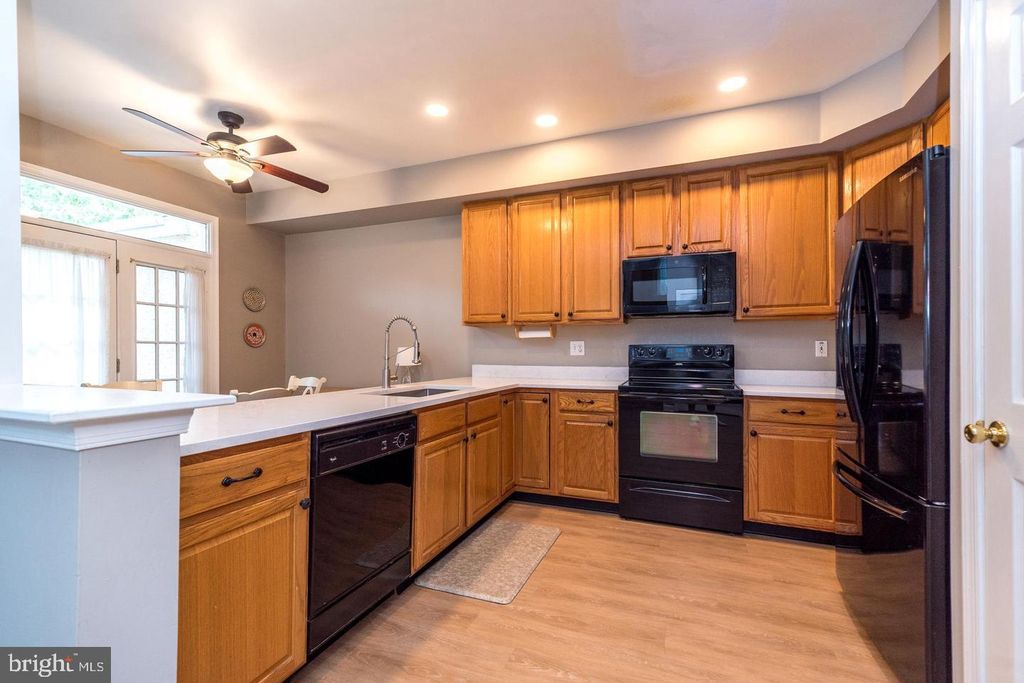 101 OXFORD CT #143, Ambler, PA 19002 — photo 4