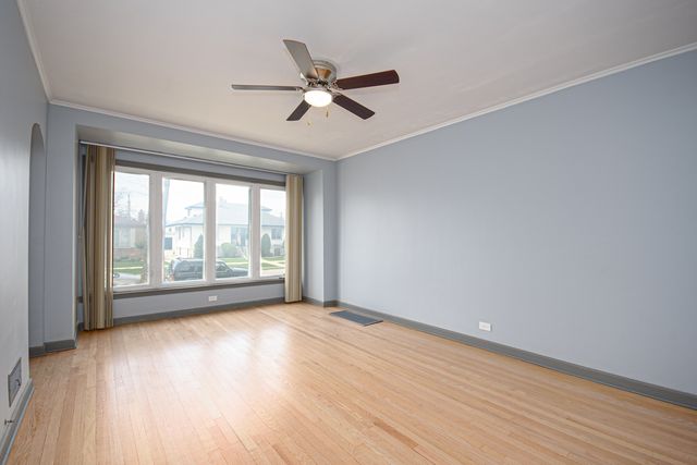 5533 S Menard Avenue, Chicago, IL 60638