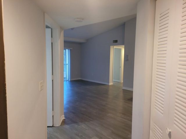4197 N Haverhill Road 212, West Palm Beach, FL 33417