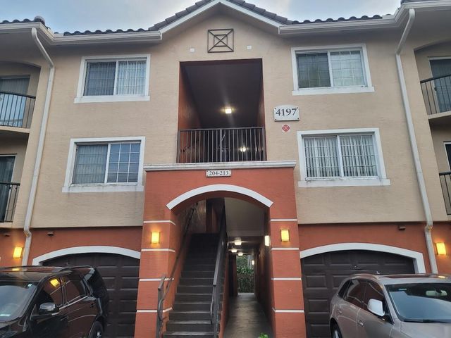 4197 N Haverhill Road 212, West Palm Beach, FL 33417