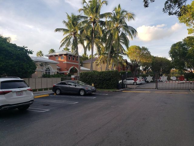 4197 N Haverhill Road 212, West Palm Beach, FL 33417