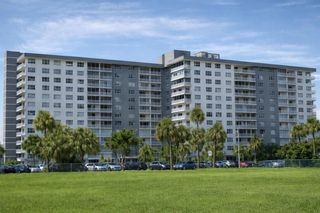3800 Hillcrest Drive 1219, Hollywood, FL 33021