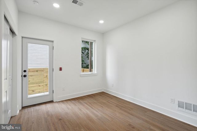 528 W BERKS ST, Philadelphia, PA 19122