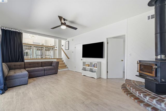 241 Garnet Drive, Livermore, CA 94550