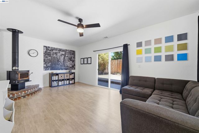 241 Garnet Drive, Livermore, CA 94550